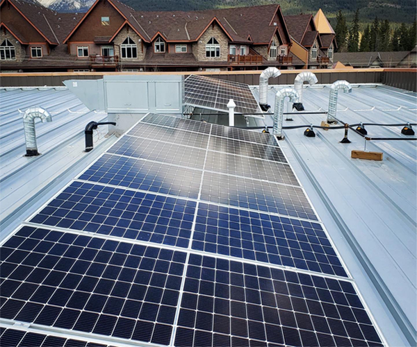 How many solar panels does it take to power a house?