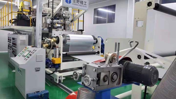 Hot Sale 1000mm disposable TPE embossed gloves/PE glove making machine