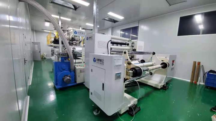 Hot Sale 1000mm disposable TPE embossed gloves/PE glove making machine
