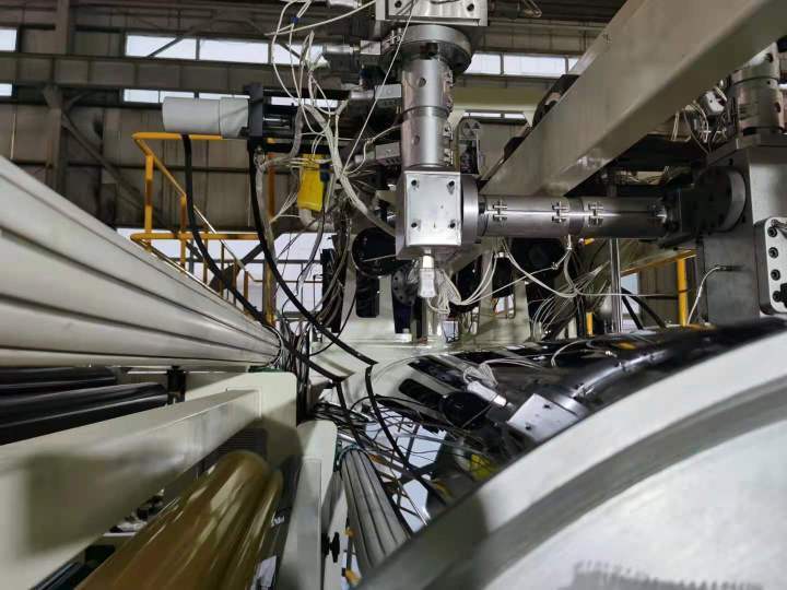 Sumino Machinery extrusion lamination of flexible packaging film