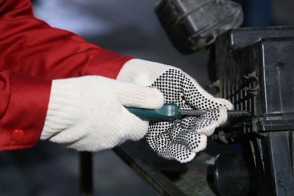 The Role of Bead Dotting Gloves