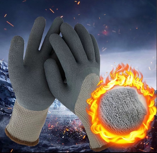 Gloves with different linings