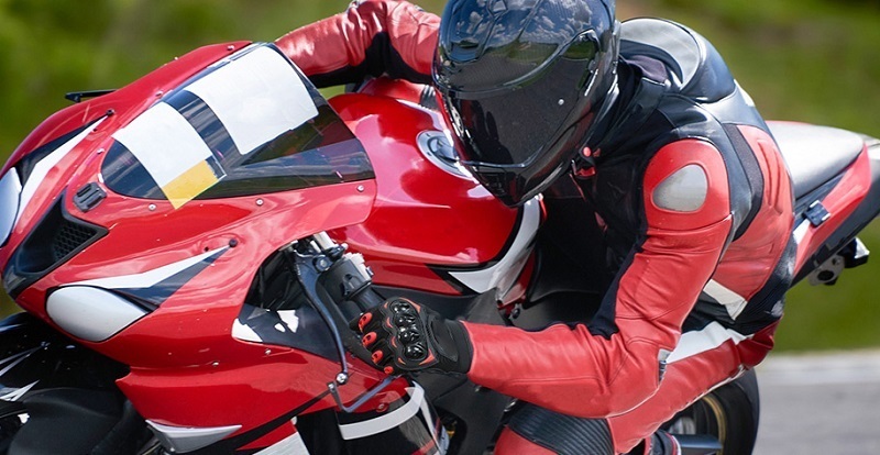 DDSAFETY Unveils Versatile Motorcycle Gloves: Grip, Protection & Touchscreen Tech