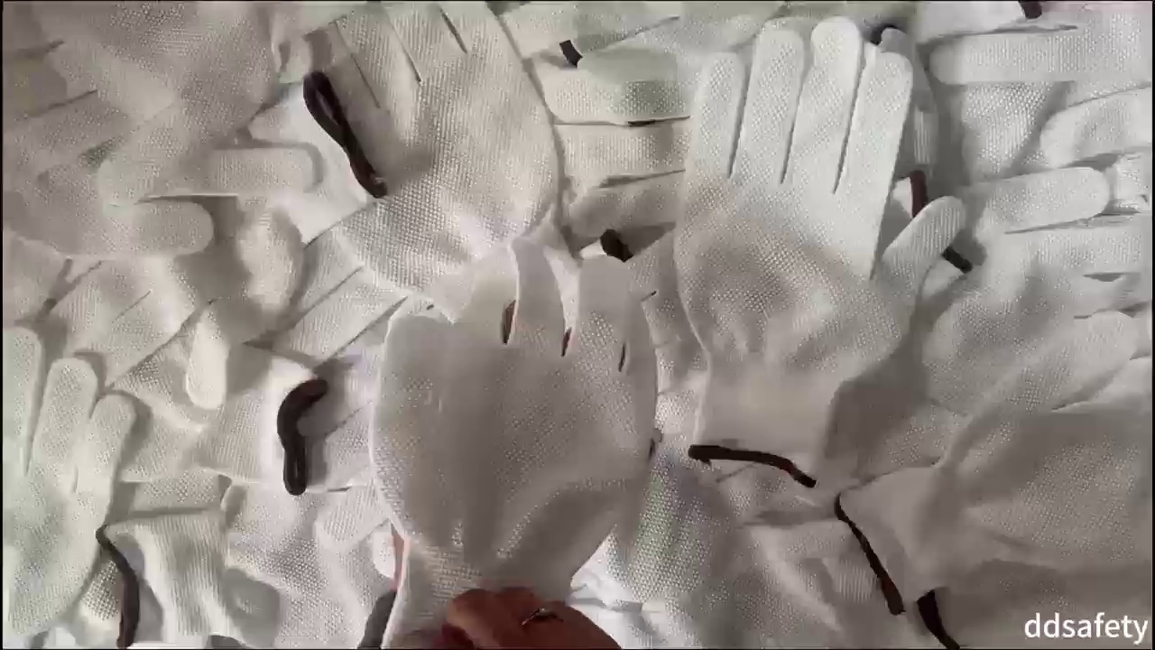 13 Gauge Nylon Polyester Seamless Hand Work Gloves With White Pvc Dots One Side - DKP413 13 Gauge Nylon Polyester Seamless Hand Work Gloves With White Pvc Dots One Side - DKP413 gloves,work gloves,hand gloves,nylon gloves,pvc dots gloves