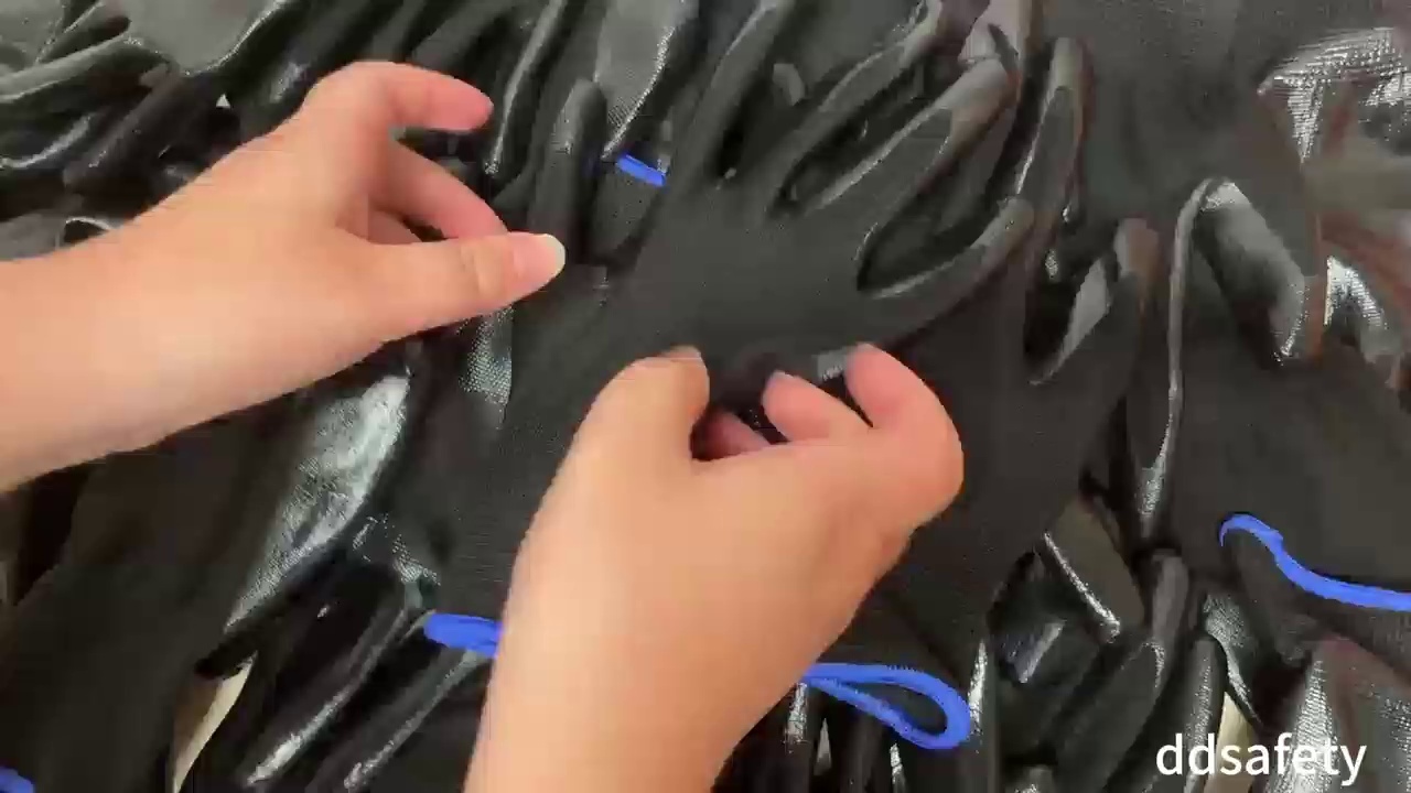 Black Nylon Seamless Nitrile Smooth Coated Safety Work Hand Gloves - DNN418 Black Nylon Seamless Nitrile Smooth Coated Safety Work Hand Gloves - DNN418 gloves,nitrile gloves,nitrile coated gloves,black nitrile gloves,hand gloves