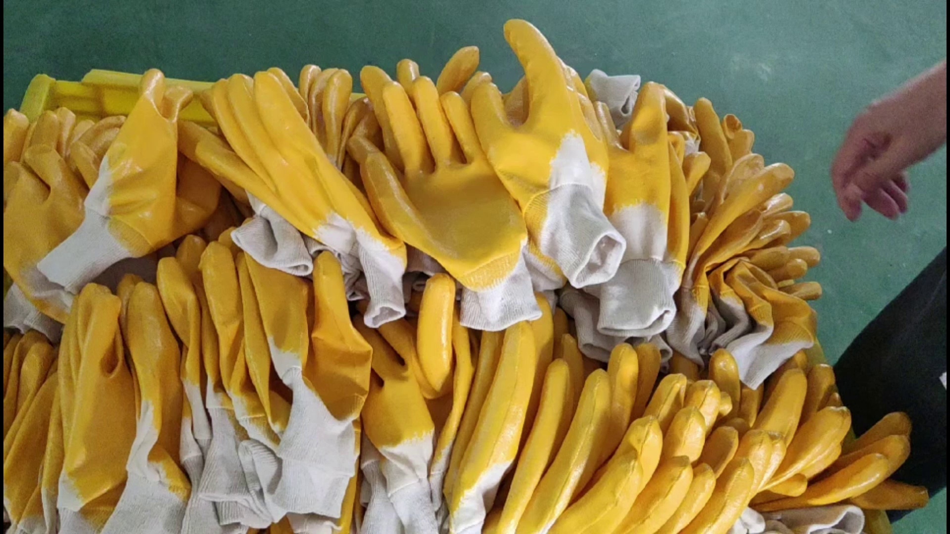 Cotton Nitrile Coated Outdoor Gardening Hand Work Gloves Guantes Luvas Ce 4121 - DCN303 Cotton Nitrile Coated Outdoor Gardening Hand Work Gloves Guantes Luvas Ce 4121 - DCN303 gloves,nitrile gloves,nitrile coated gloves,work gloves,hand gloves
