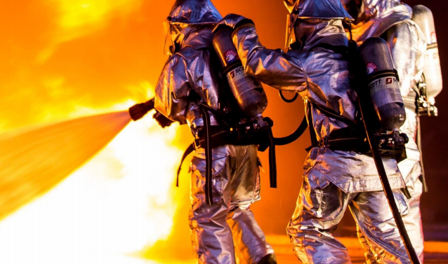Fireproof Clothes Aluminum Foil Heat Resistant Aluminized Suit Full Set - DAF955 Fireproof - Clothes - Aluminum - Foil - Heat-Resistant - Aluminized - Suit - Full Set --- DAF955 Heat Resistant gloves,Aluminized Foil Safety Welding Work Gloves,Heat Resistant Aluminized Foil Safety Welding Work Gloves,Aluminized Foil,aluminized heat resistant aramid fabric,PVC coating,strong synthetic fibers