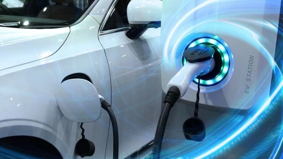 WHAT IS AN EV (ELECTRIC VEHICLE)?