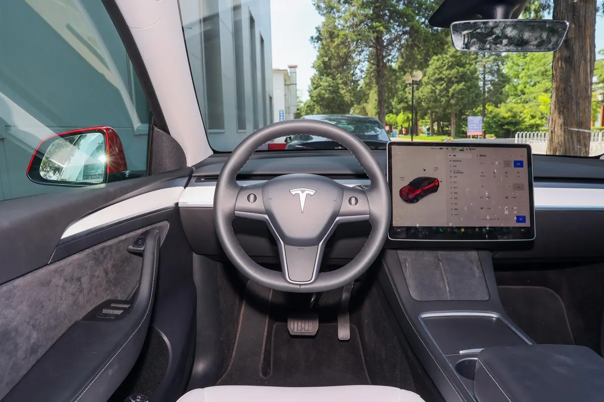China Electric Cars TESLA Model Y 2022 545km Rear Driver China Electric Vehicle IVECO DAILY 2023 Long Axle Single Row Chassis 3Seats china electric vehicle,china electric cars,china ev,TESLA MODEL Y