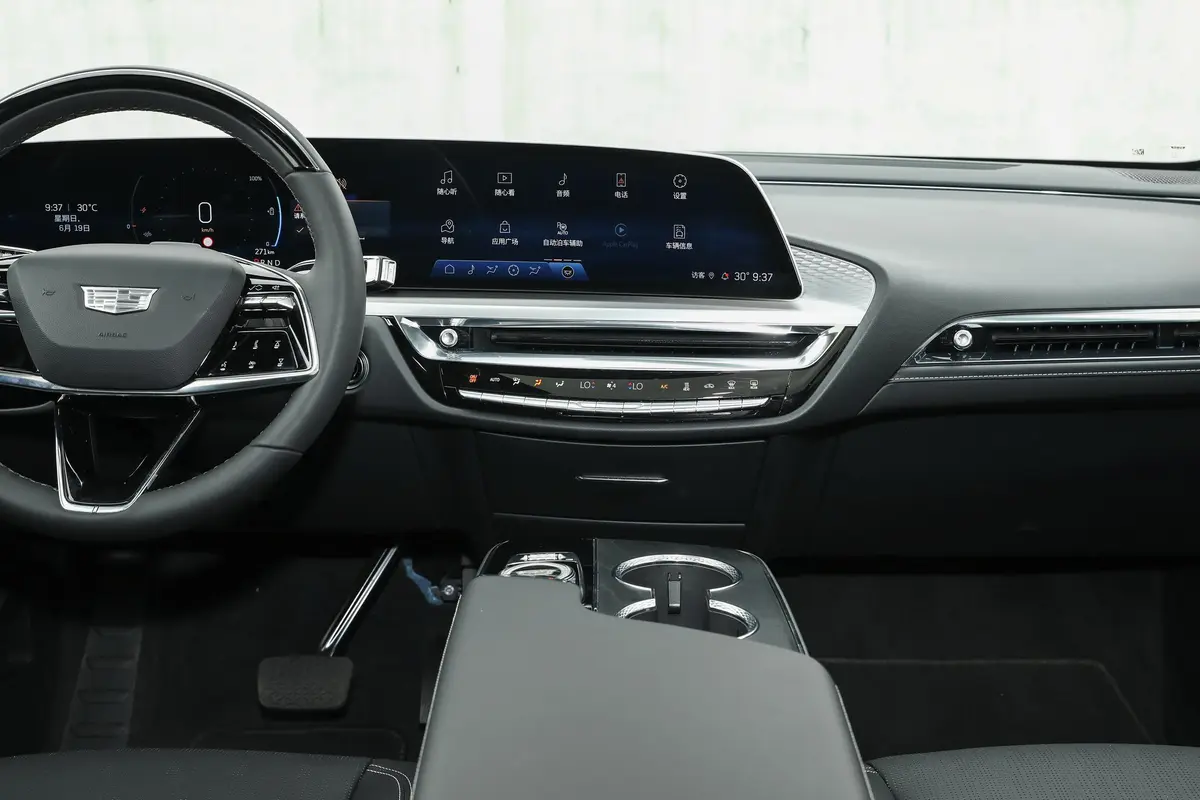 SAIC-GM Cadillac LYRIQ 2022 653km China Electric Vehicle SAIC-GM Cadillac LYRIQ 2022 653km Rear Drive Range Deluxe electric vehicle,electric suv,cadillac,lyrio