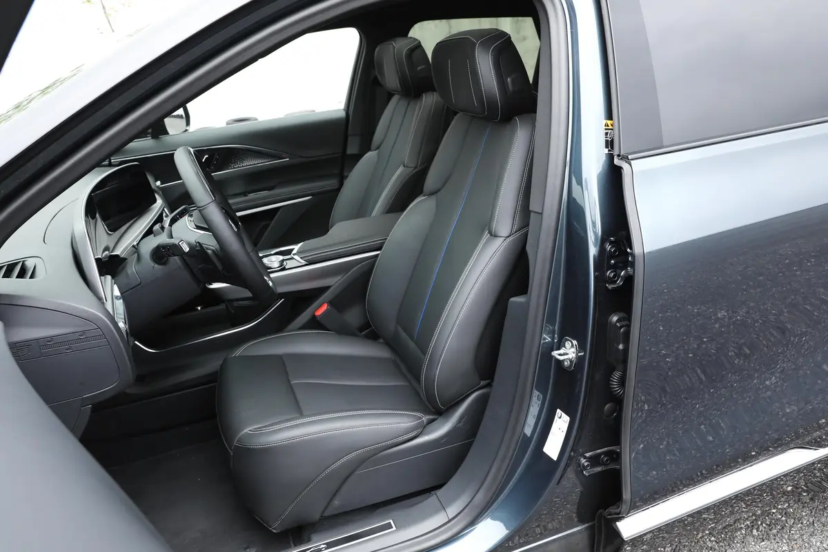 SAIC-GM Cadillac LYRIQ 2022 653km China Electric Vehicle SAIC-GM Cadillac LYRIQ 2022 653km Rear Drive Range Deluxe electric vehicle,electric suv,cadillac,lyrio