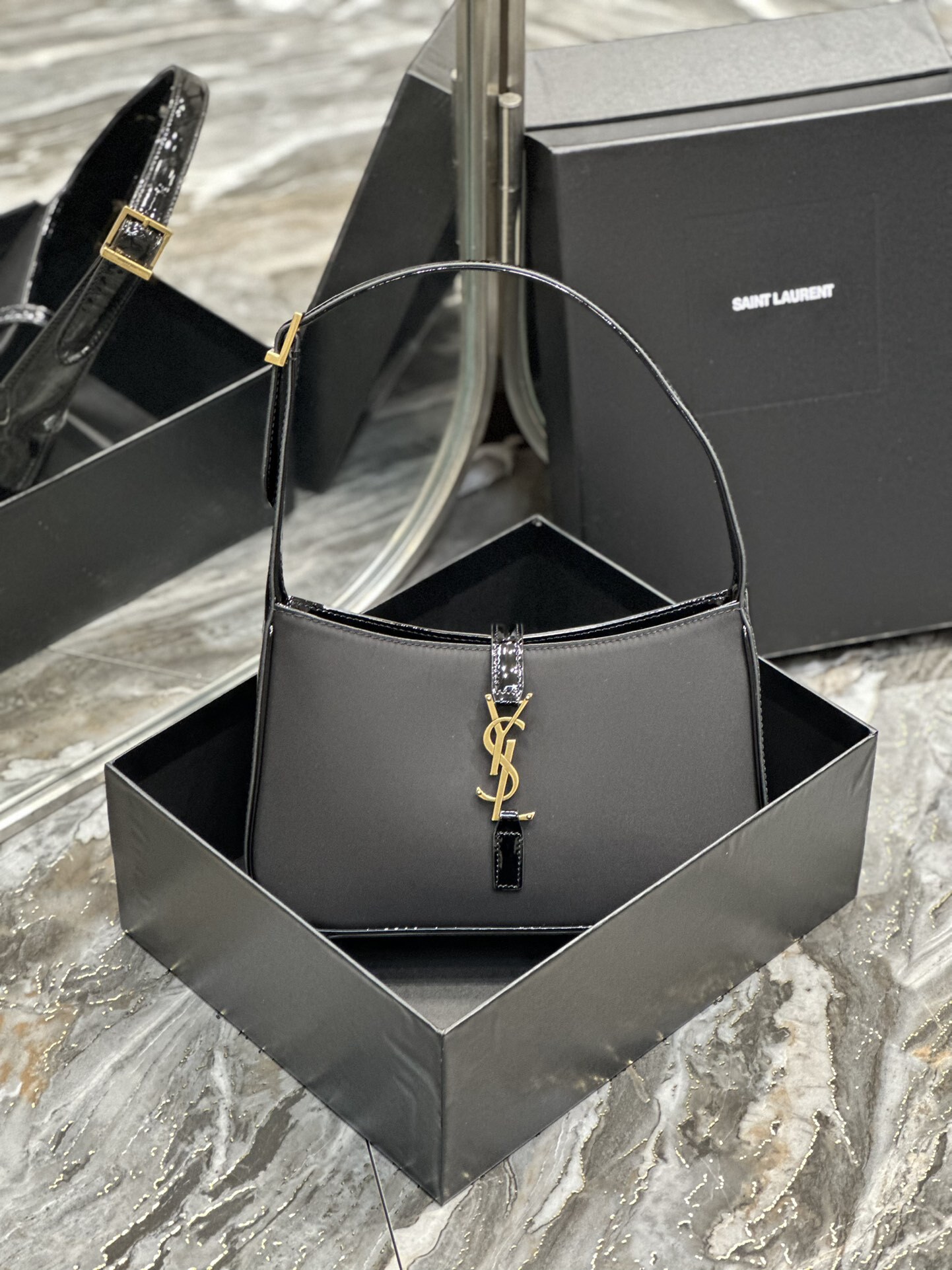 YSL 657228 Le5A7 hobo bag
