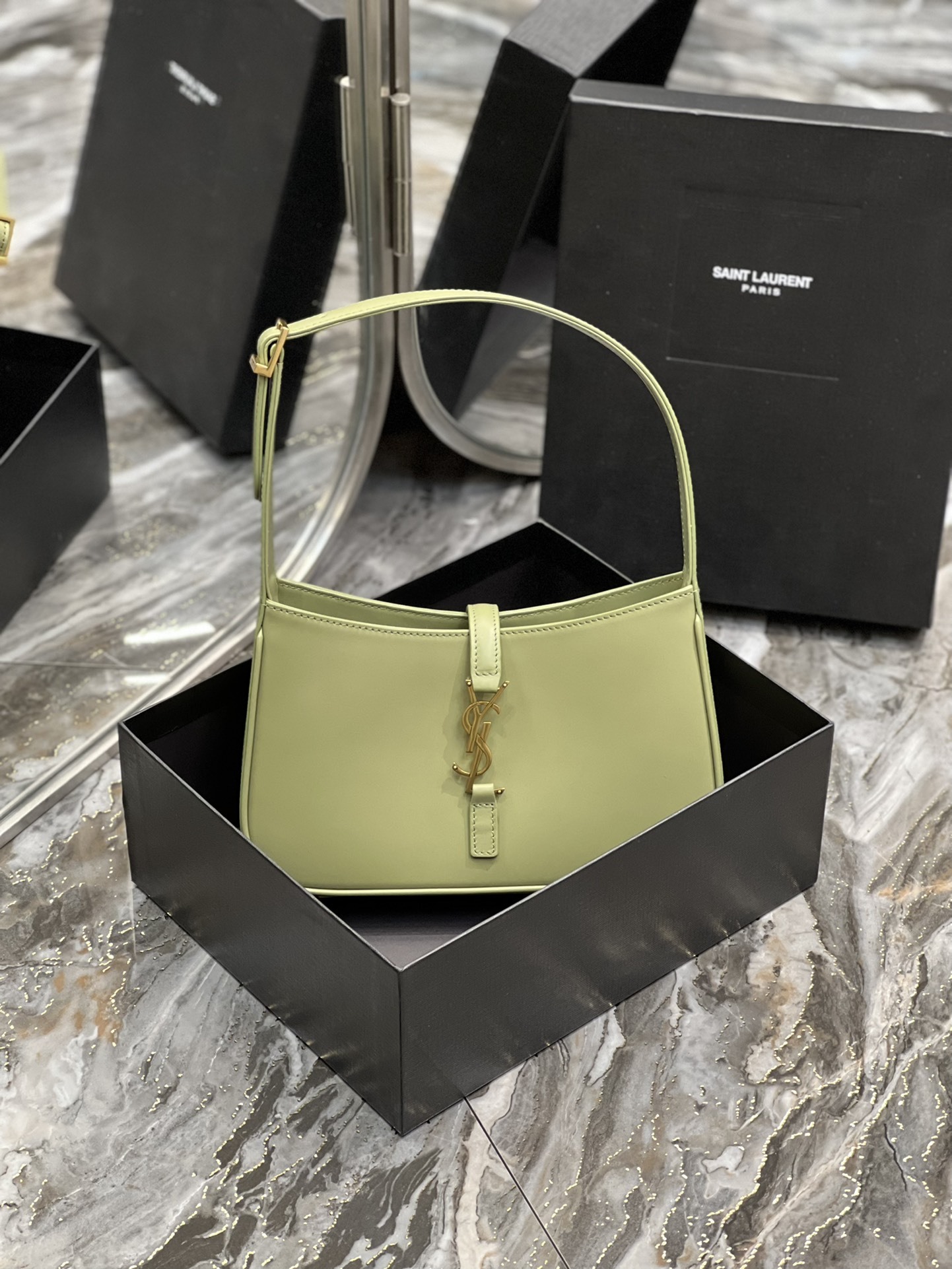 YSL 657228 Le5A7 hobo bag