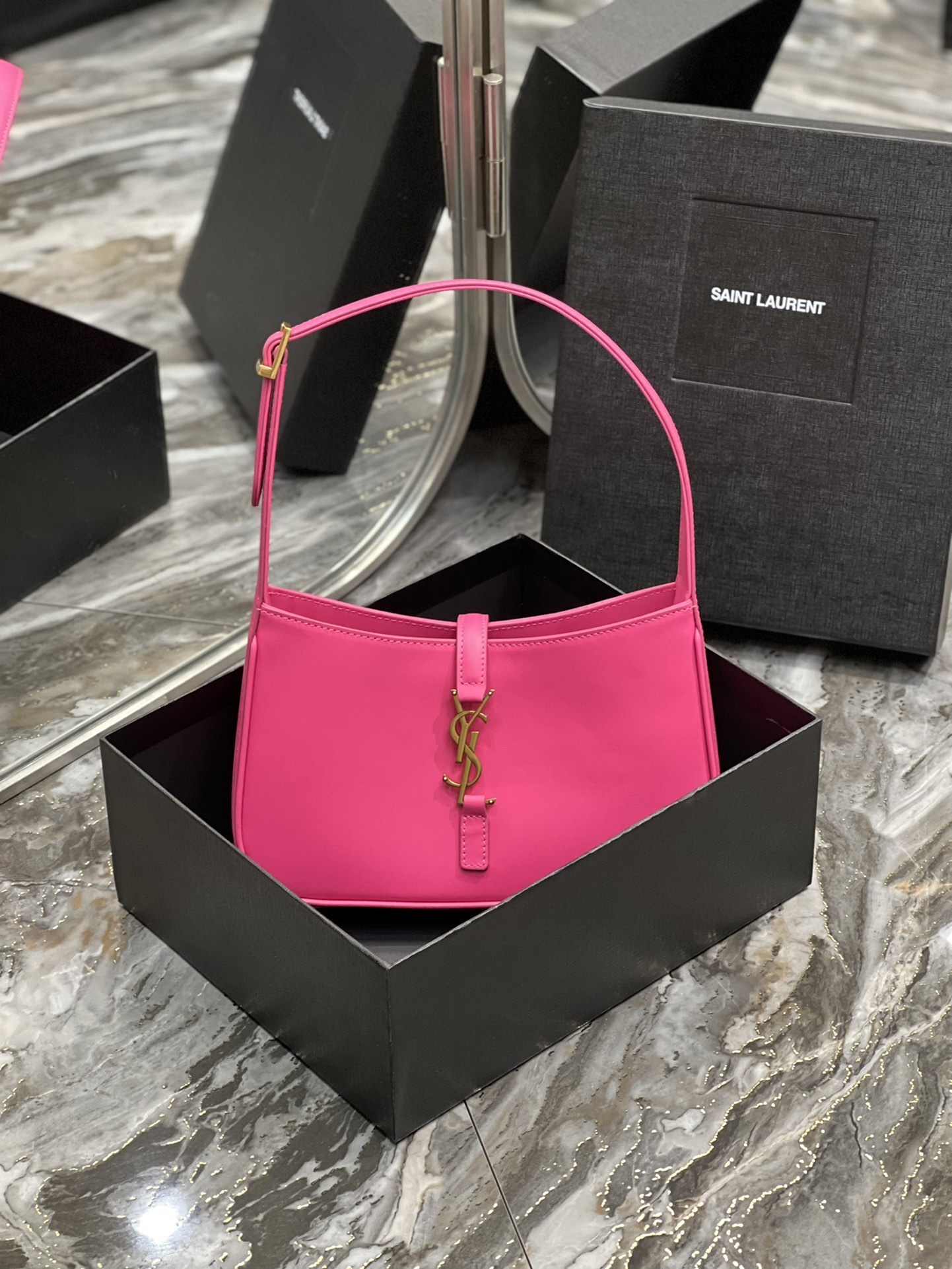 YSL 657228 Le5A7 hobo bag