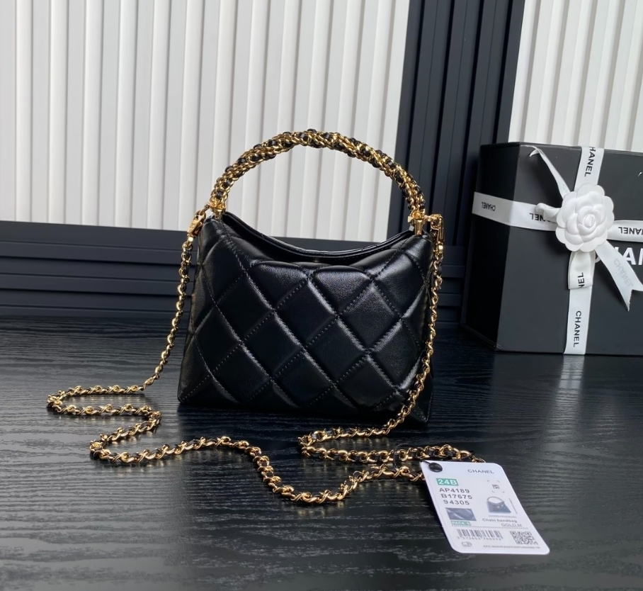 Chanel_AP4189_24B_hobo_bags_17