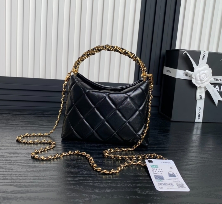 Chanel_AP4189_24B_hobo_bags_17
