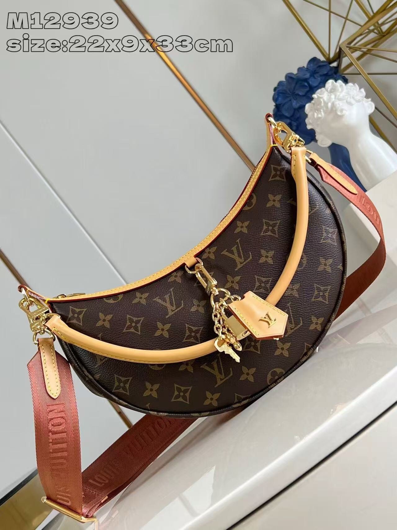 LV M12939 looping monogram tote bag