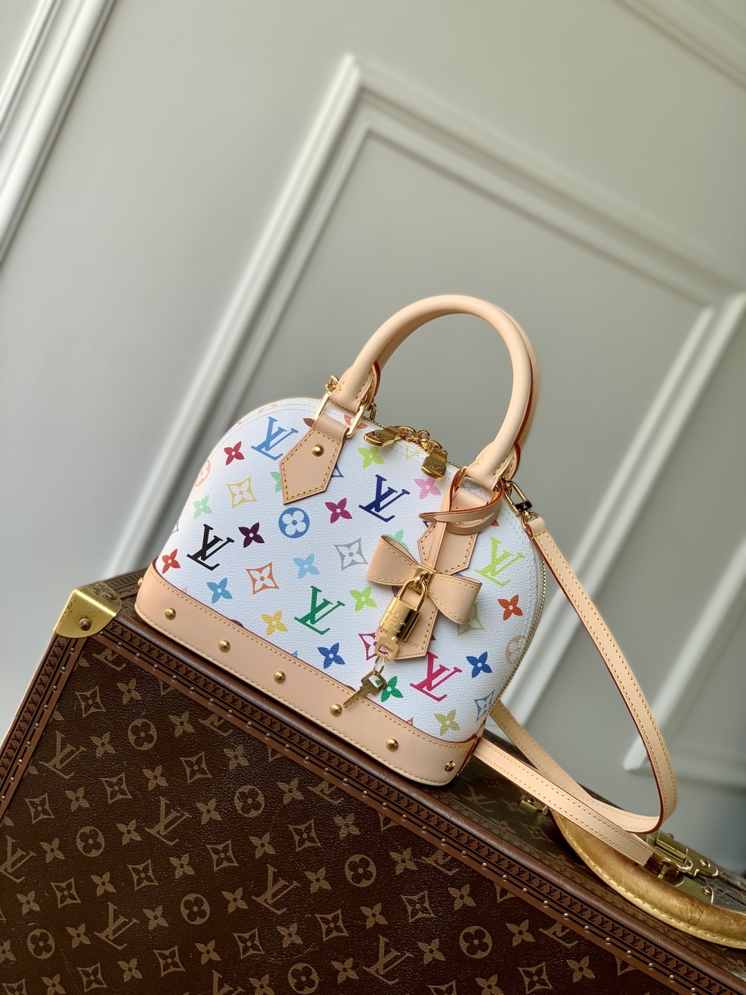 LOUIS VUITTON リジットLVフラワーグラム 新作・ギフトに》LOUIS VUITTON ネックレス・LV フラワーグラム