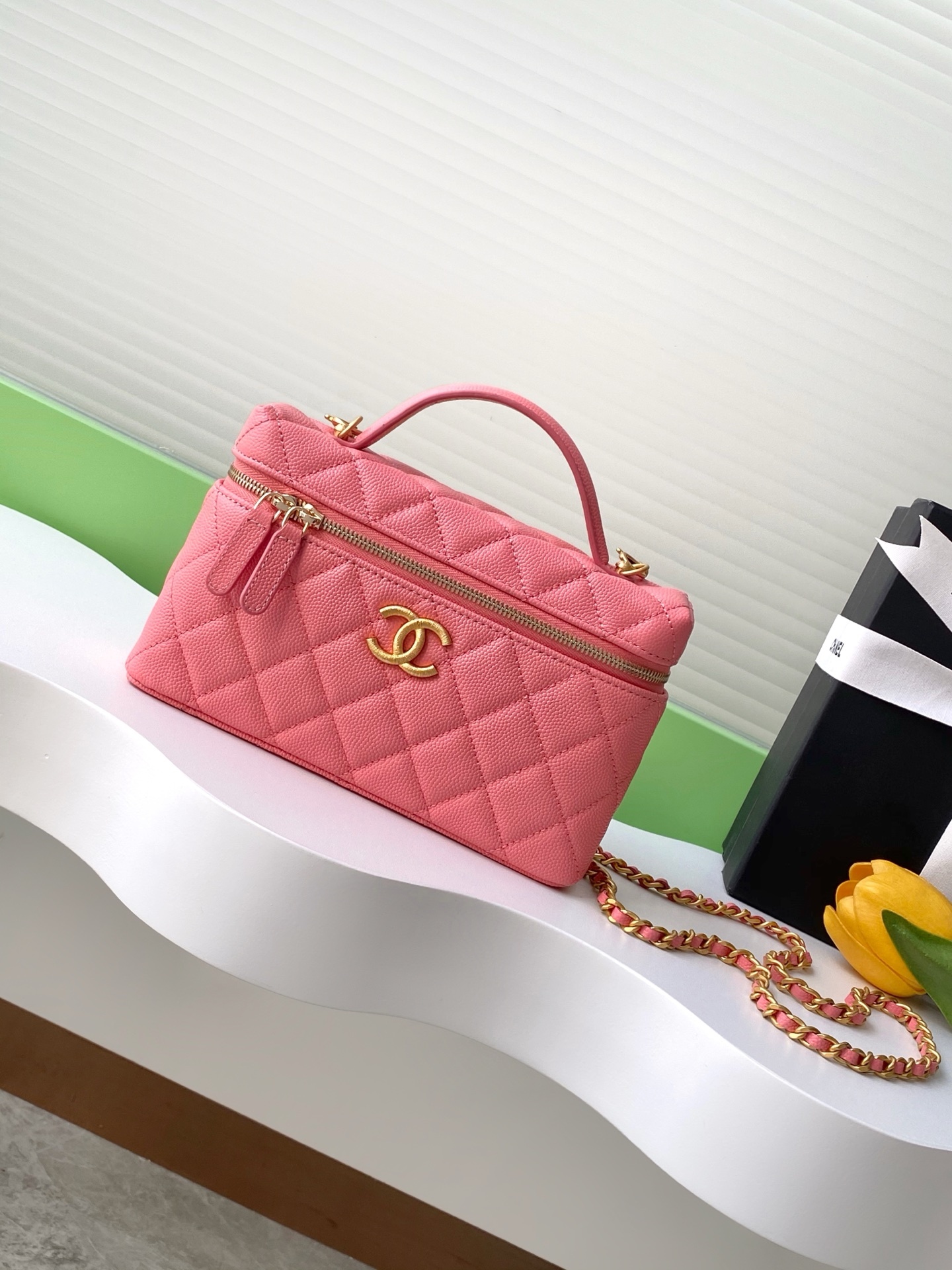 AP4483 25C vanity bag