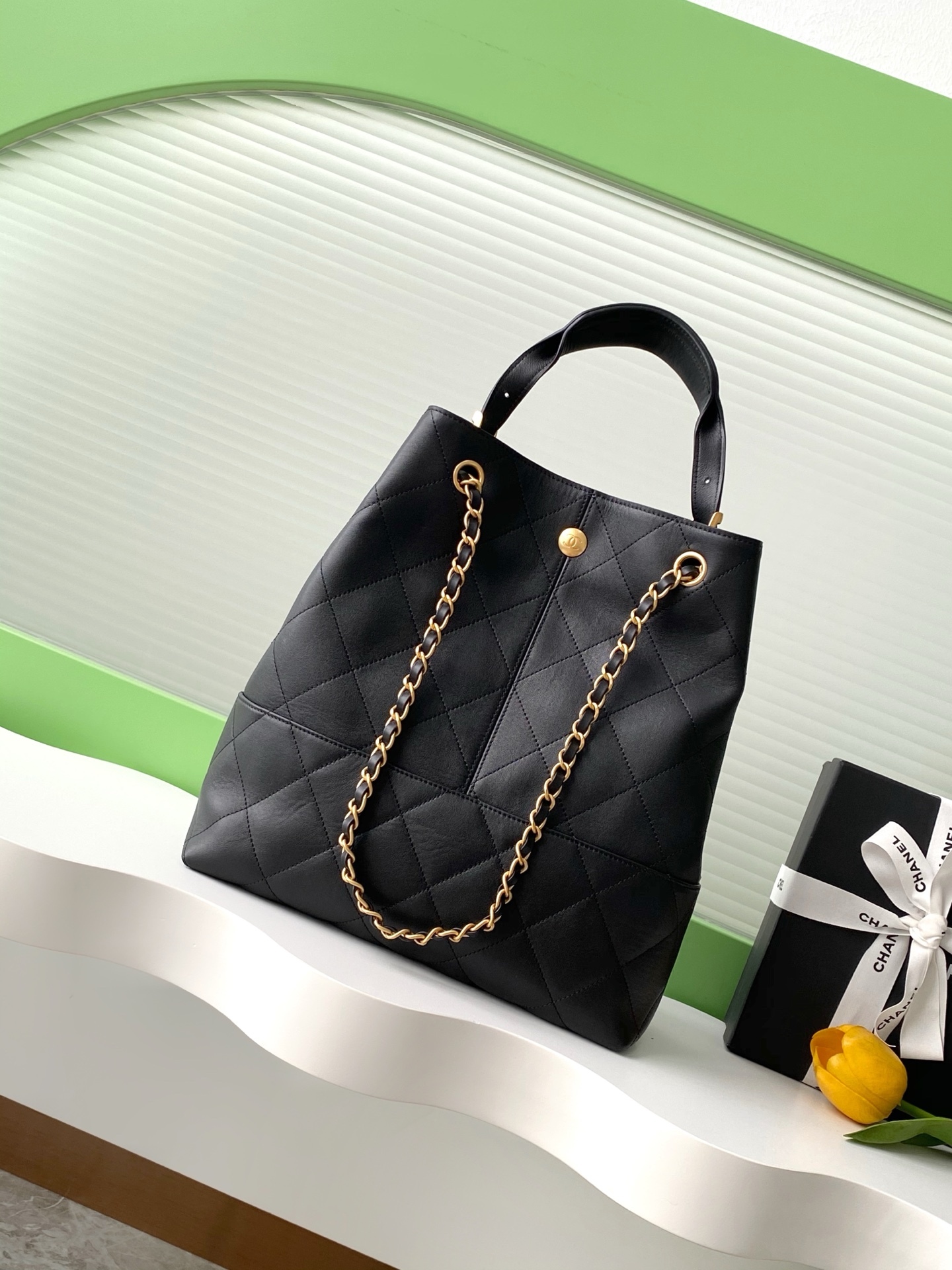 Chanel 25A AS5636 hobo bag