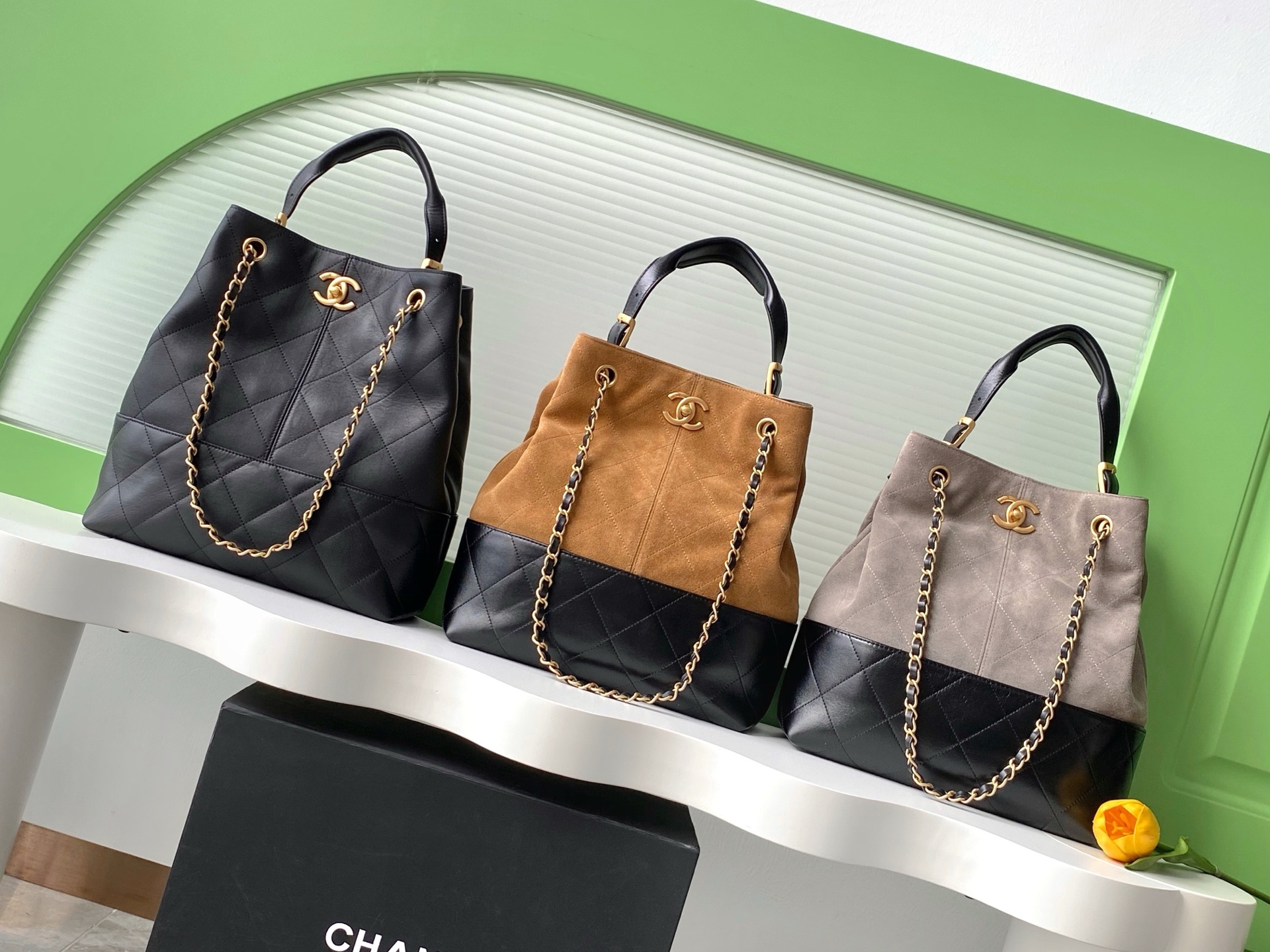 Chanel 25A AS5636 hobo bag