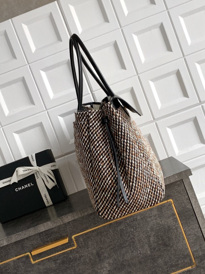 26S tweed gabrielle oversize bag