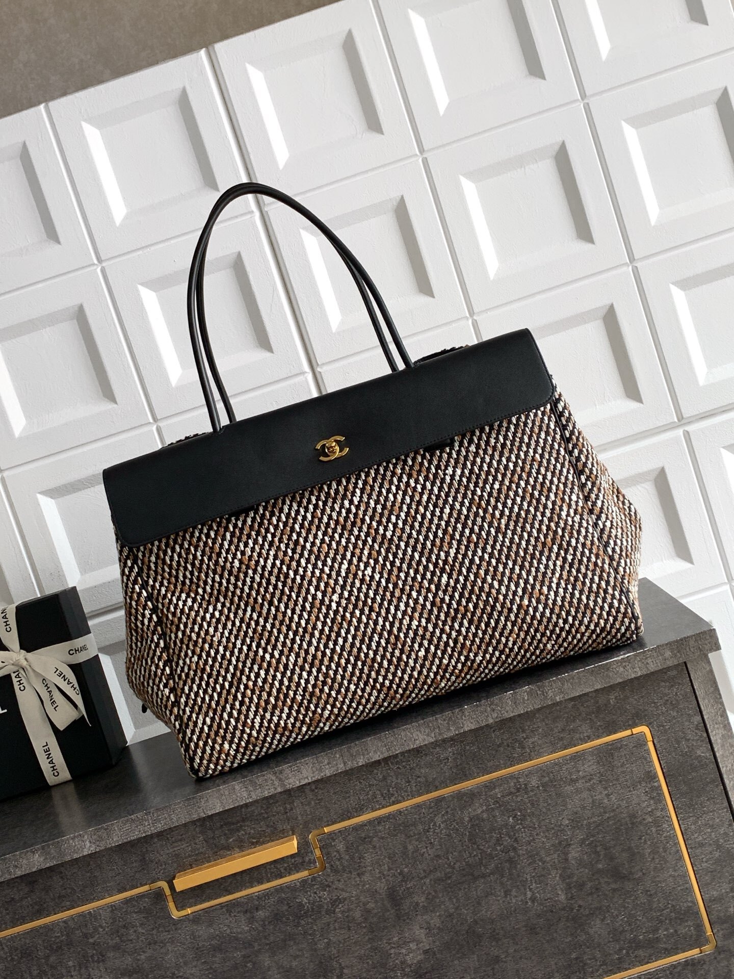 26S tweed gabrielle oversize bag