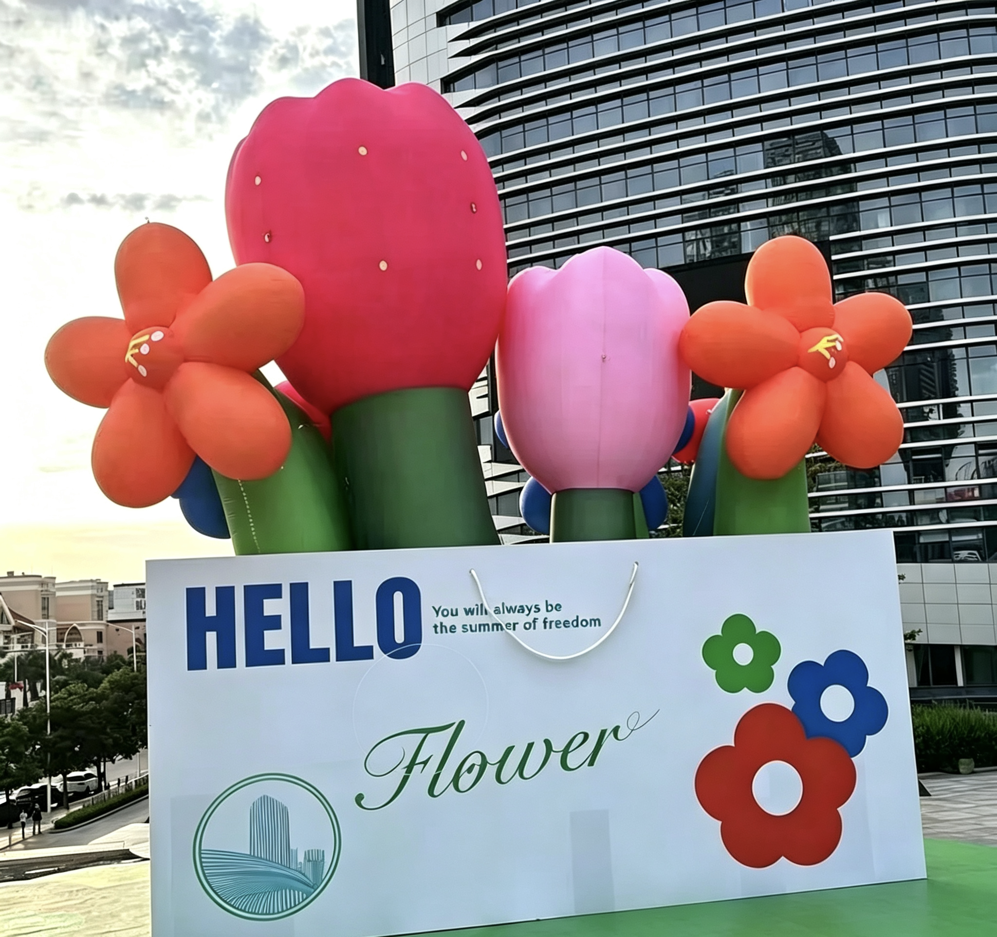 Giant Lightweight Pink Inflatable Gift Box & Envelope with Flower Elements | Multi-scene Commercial Decorations