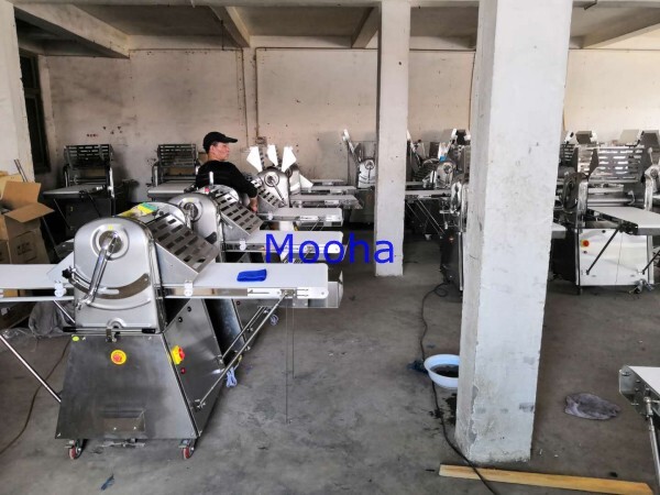 New Bakery Dough Sheeter Pastry Snack Croissant Dough Pressing Rolling Machine 
