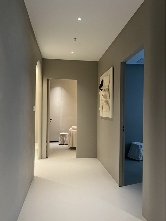 FUFINI Micro - Cement Case: Simplicity and Elegance of CHLITINA Beauty Salon Micro-cement cases, hotel renovation cases, actual scenes of FUFINI projects, commercial space design, renderings of micro-cement