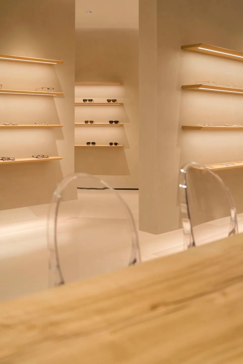 FUFINI Micro - Cement Case | AB Premium Optics Eyewear Store in Beijing Micro-cement cases, hotel renovation cases, actual scenes of FUFINI projects, commercial space design, renderings of micro-cement