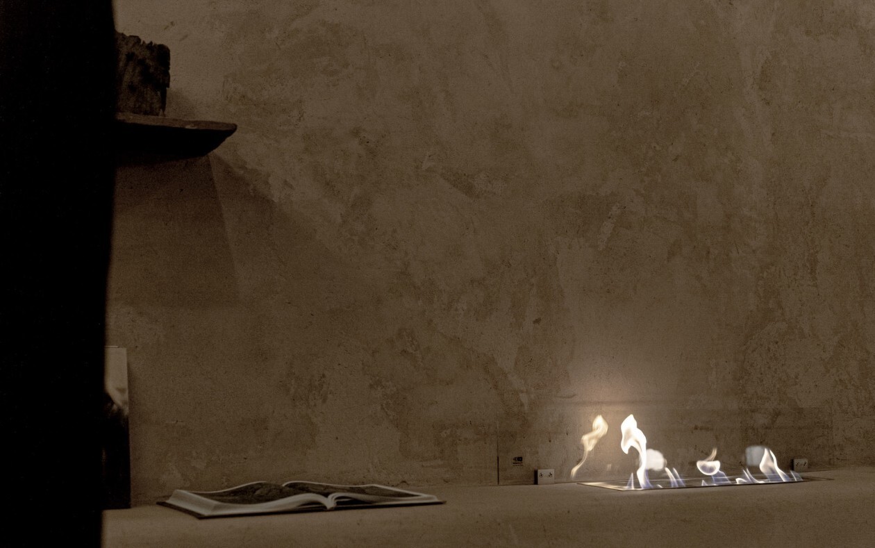 Coastal stone whispers, mud essence naturally formed - The micro-cement atmosphere revolution of the coastal guesthouses on Jeju Island 