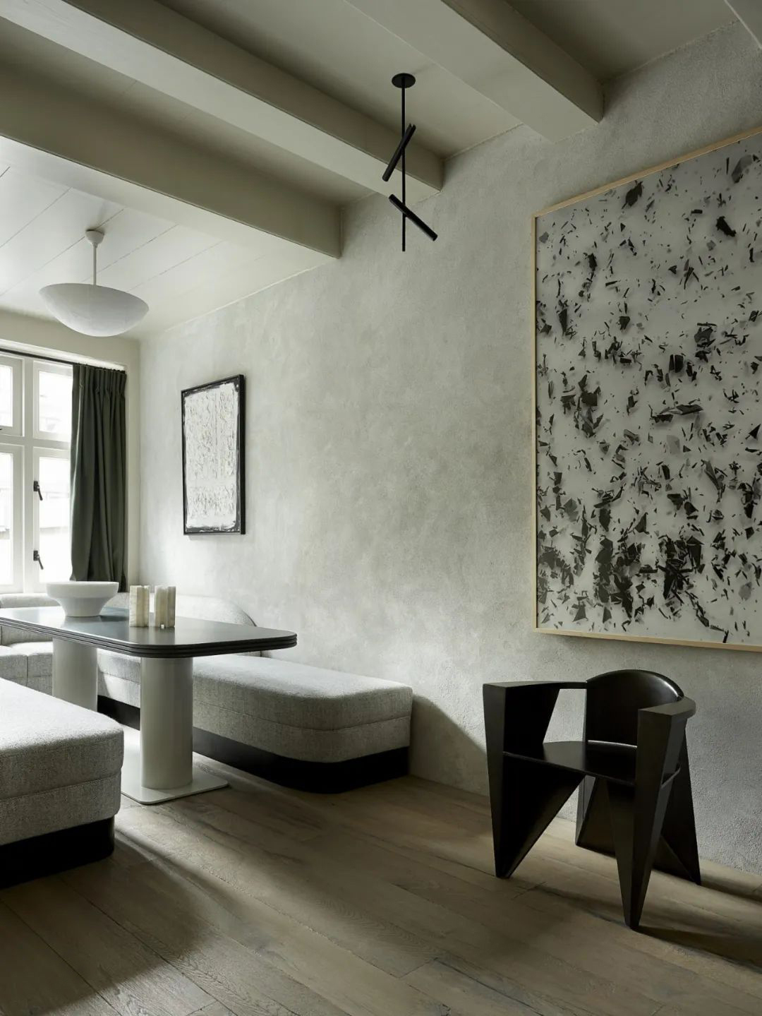 Micro-cement application cases in European villas: Nordic style meets Wabi-Sabi, elegance blossoms in the simplicity and coldness. 