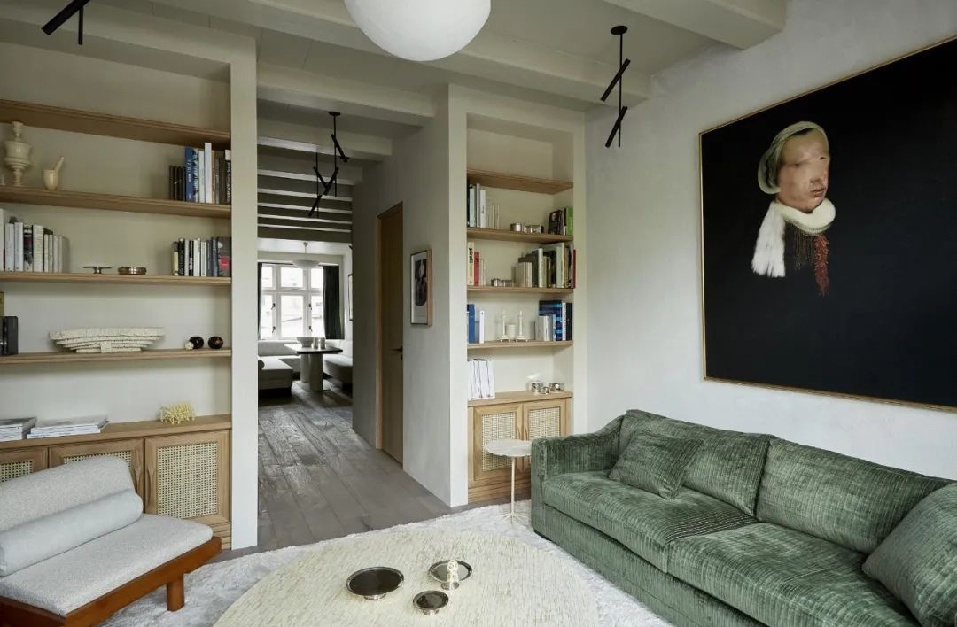 Micro-cement application cases in European villas: Nordic style meets Wabi-Sabi, elegance blossoms in the simplicity and coldness. 