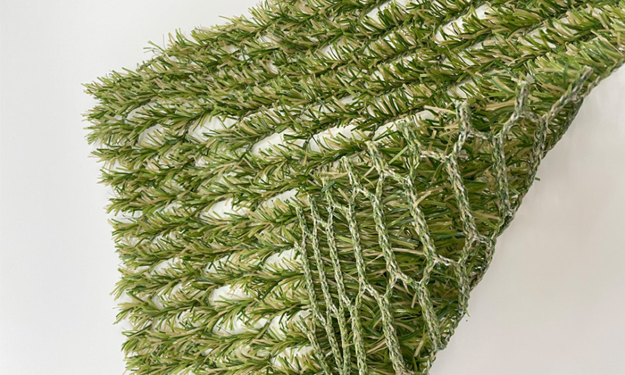 Artificial Turf in China: Woven Backing Golf Grass vs. Ordinary Tufted SBR Backing Golf Grass