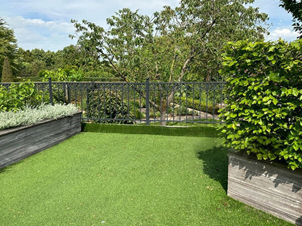 A Guide to Selecting Adhesives & Seaming Materials for Landscaping Artificial Grass