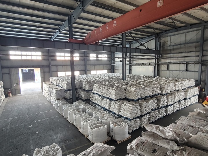 Caustic Soda Flakes — Bulk View
