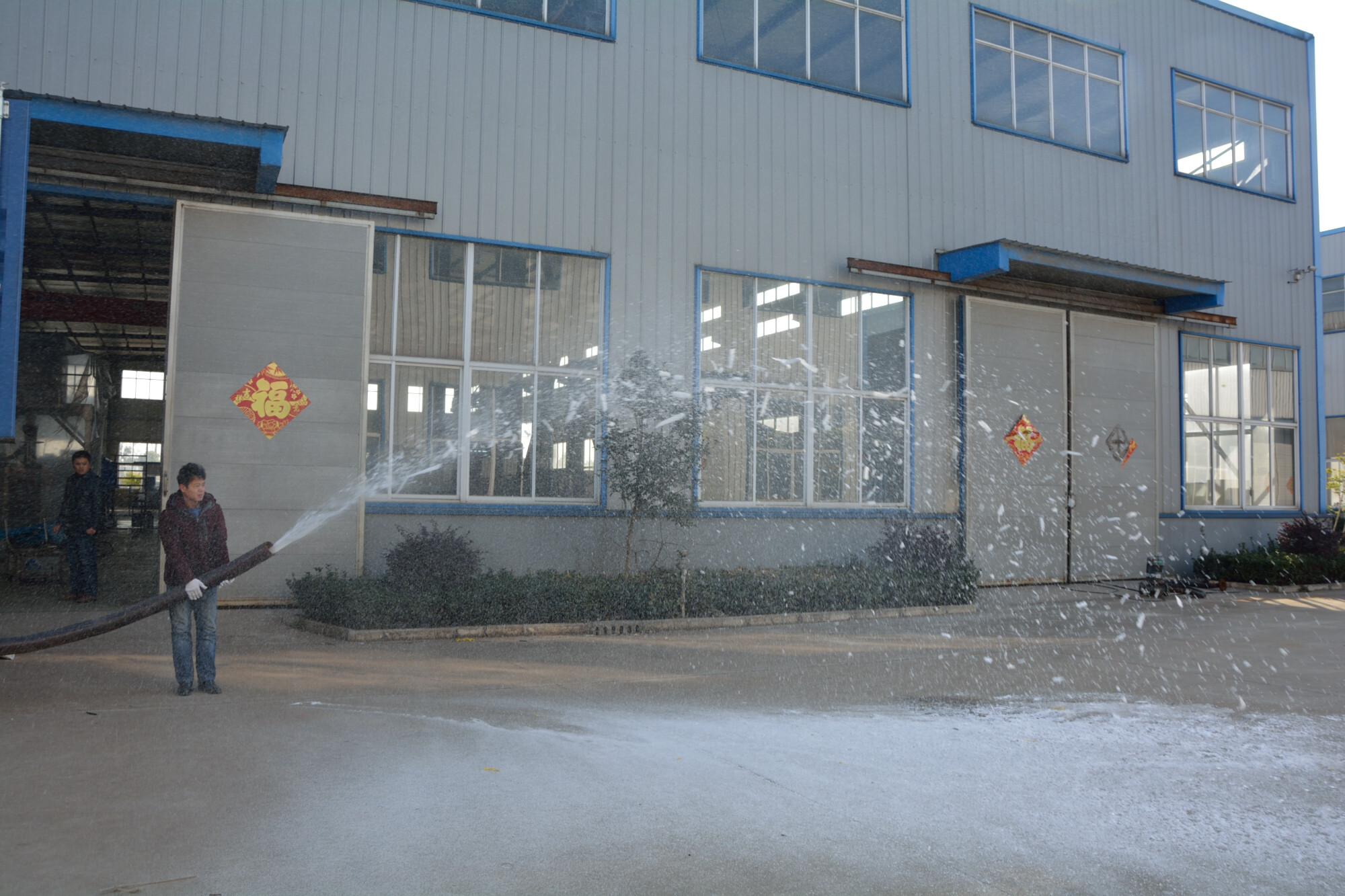 How a Snow Machine Works