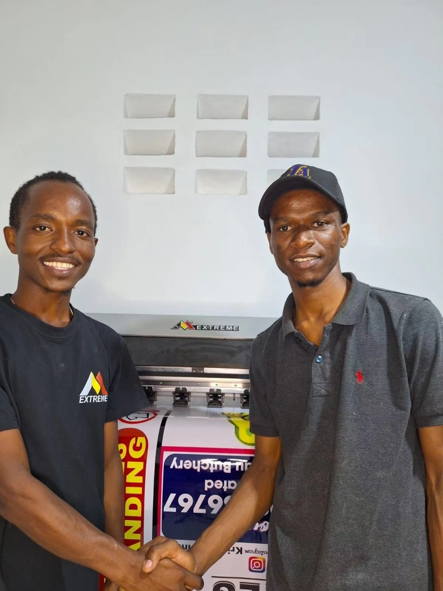 Rwanda branch successfully installed BK1801 digital photo machine!!!