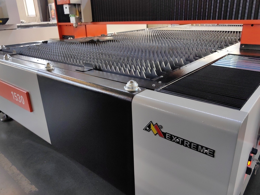EXTREME Fiber laser cutting machine 3015