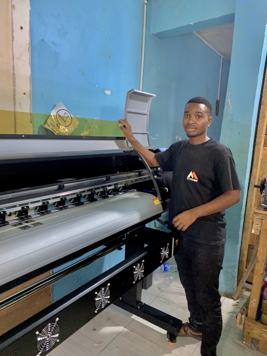 Our handsome technician!!!We offer free assemble service, contact us now!!!
