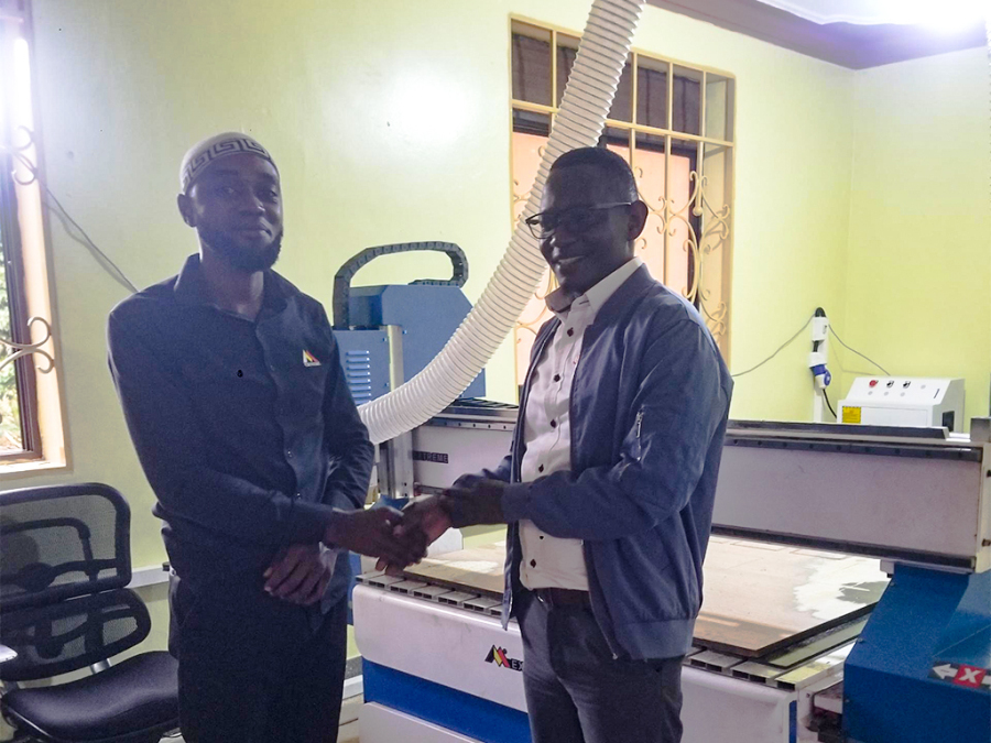 Uganda Branch Technician Successfully Installs CNC 1325 Engraving Machine for Customer, Enhancing Production Efficiency