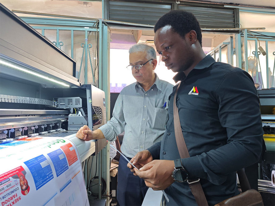 Uganda Technician On-Site Service UV 1802 Printer Delivery