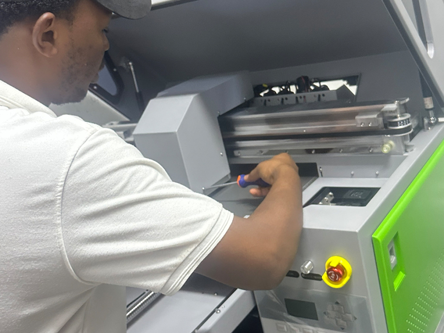 Zimbabwe Company Successfully Sold a UV4060 Printer at the End of November