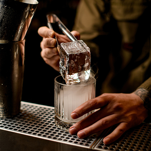 Tube ice machine and cube ice machine are widely used in the hotel and restaurant industry