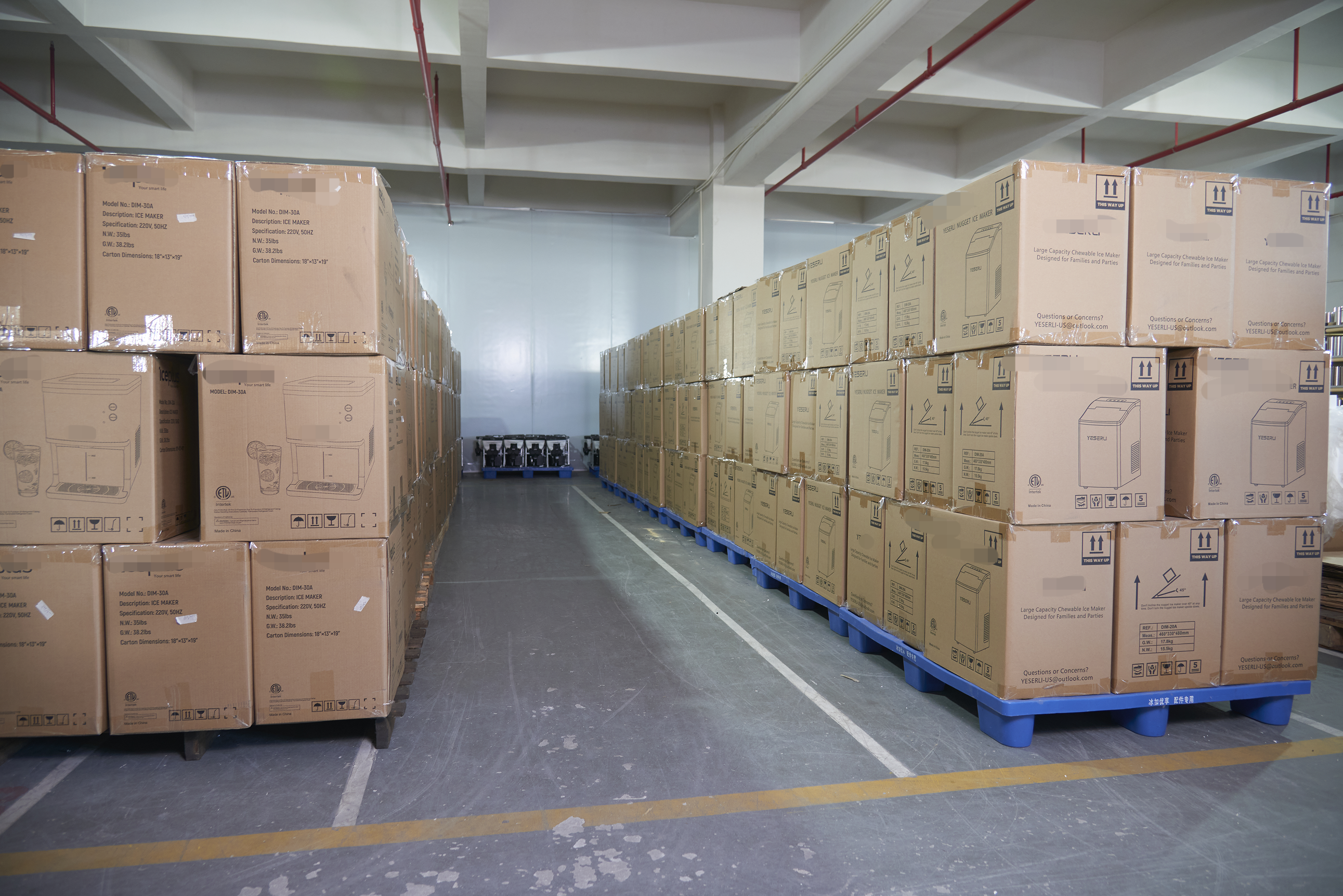 🚢 Big Shipment Alert! Two Full Containers of Commercial Ice Machines Set Sail for the US Today! 