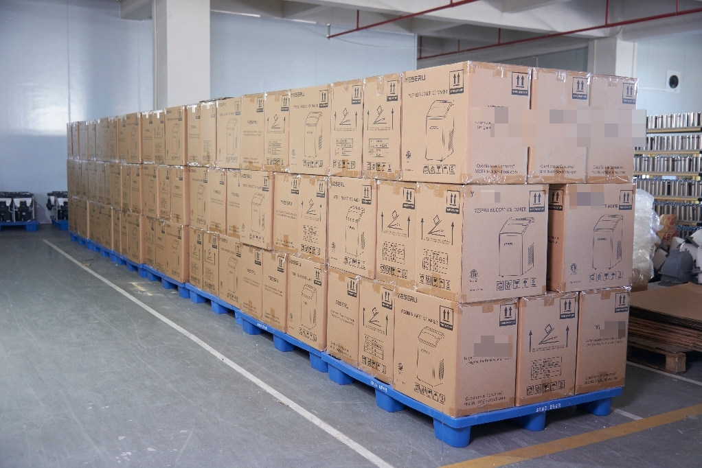 🚢 Big Shipment Alert! Two Full Containers of Commercial Ice Machines Set Sail for the US Today! 