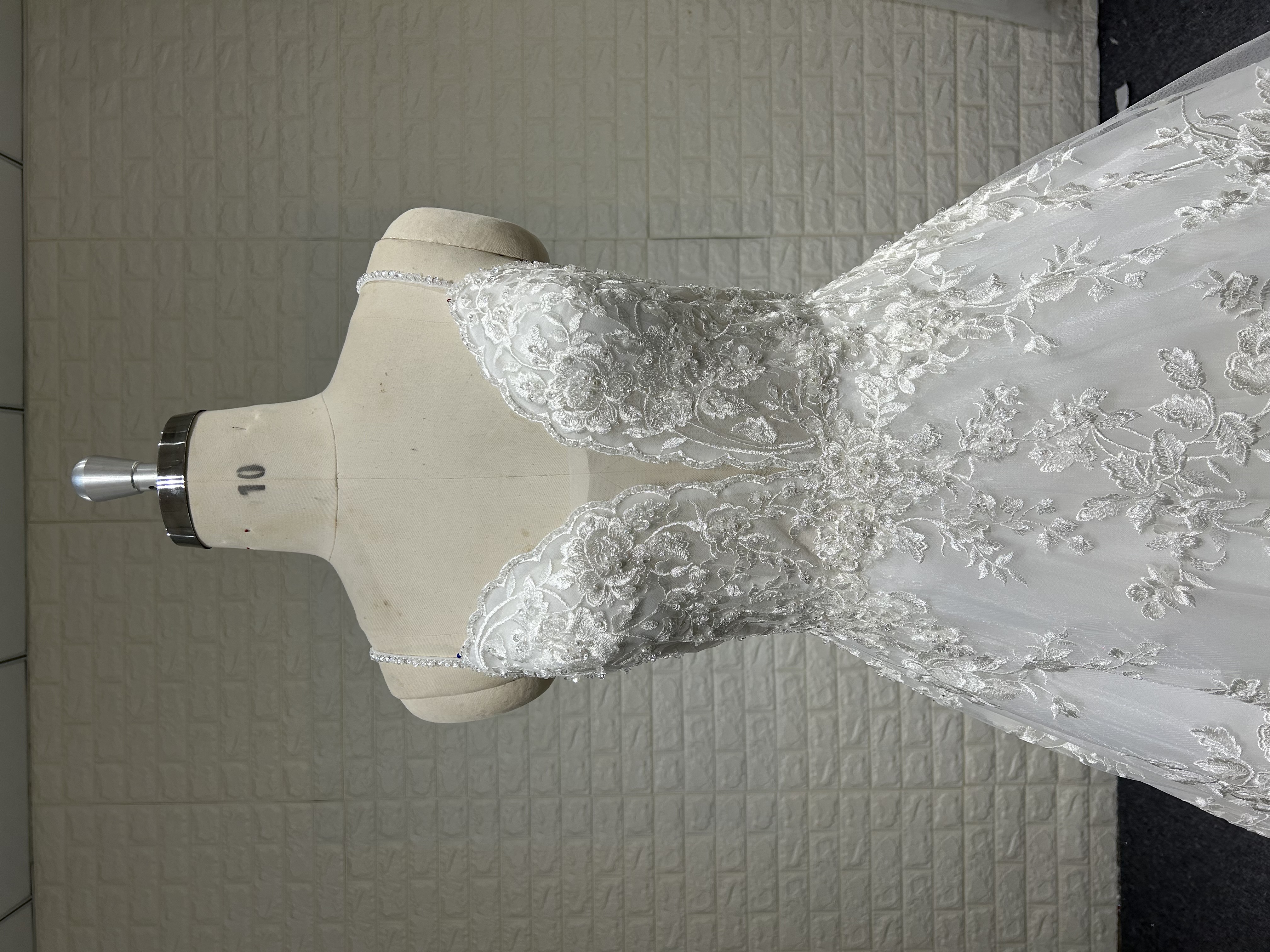 Spaghetti strap V neckline sexy wedding dress A-line french lace wedding gown factory 
