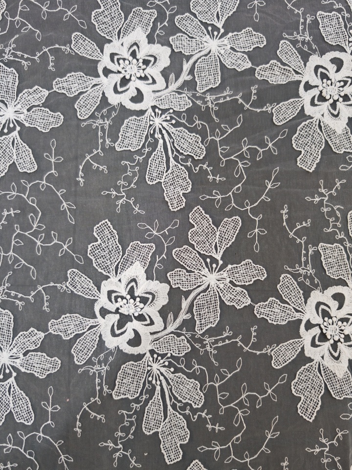 Natural White 3D Flower with Plain Embroidery HKP10280  sequins embroidery factory