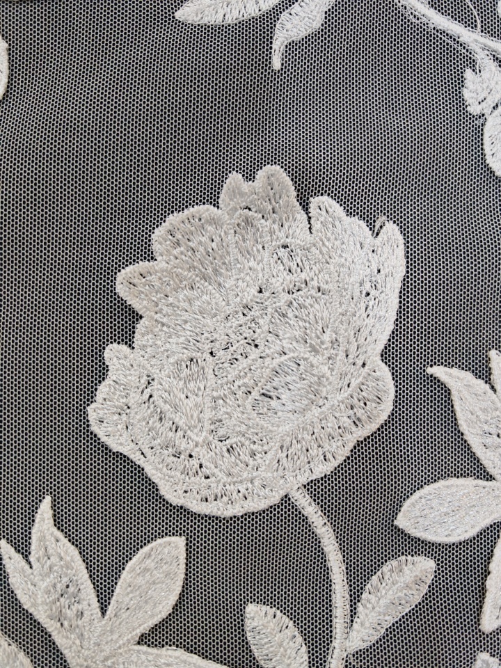 Loop White Flower Pattern With Applique Embroidery HKP10286  sequins embroidery factory